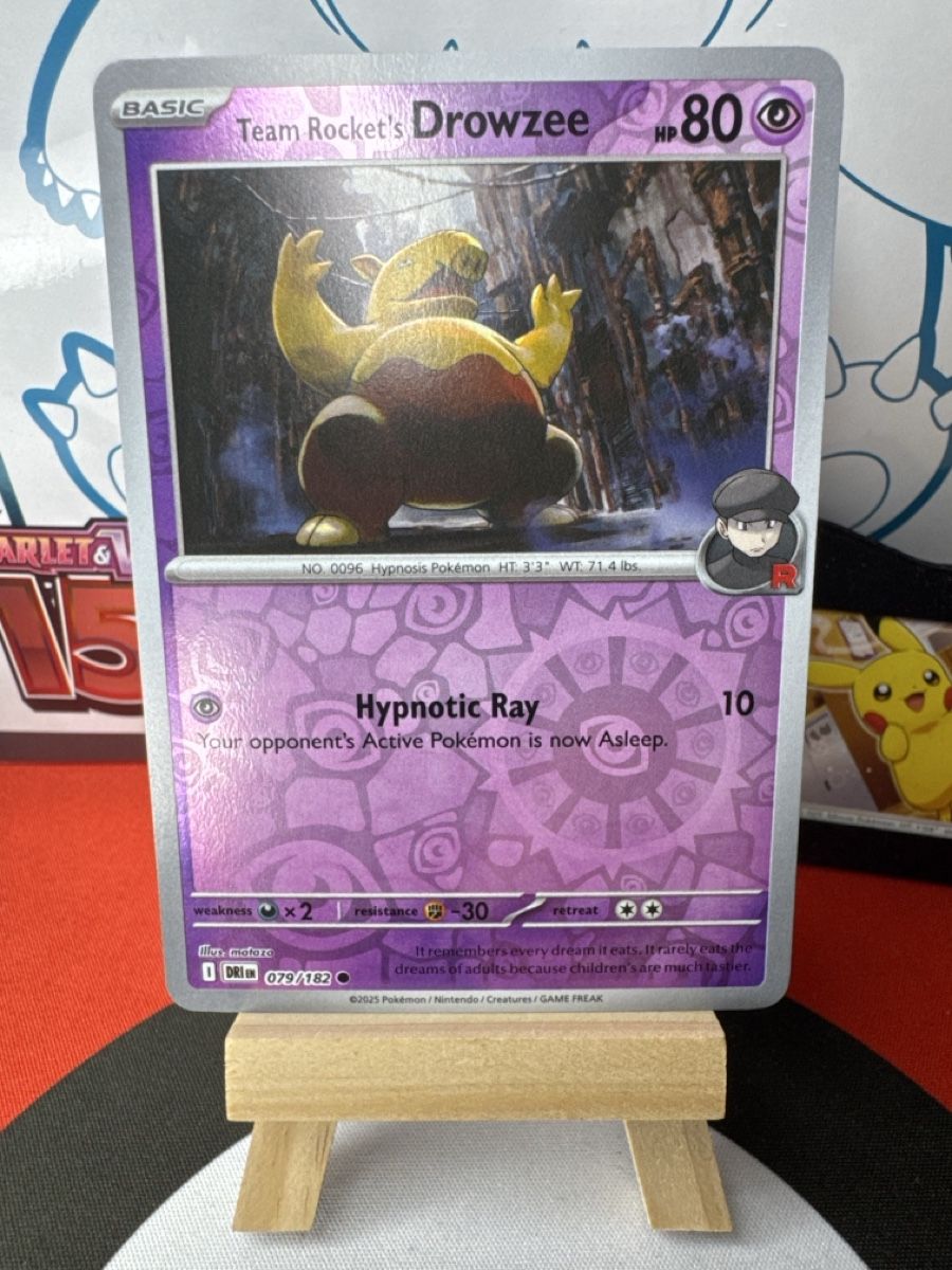 Pokémon Carte collezionabili: POKÉMON / Team Rocket's Drowzee / Destined Rivals / Reverse – Usato da Herzogenbuchsee venduto da TCG-High-Quality