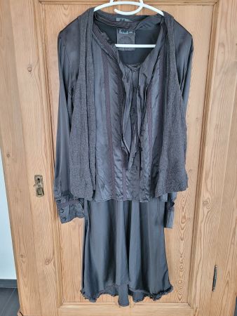 Kleid (Seide), Bluse (Seide) und Weste von Nile, S