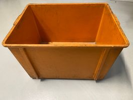 Grosse orange Transport-/Lagerkiste (80x60x55cm)