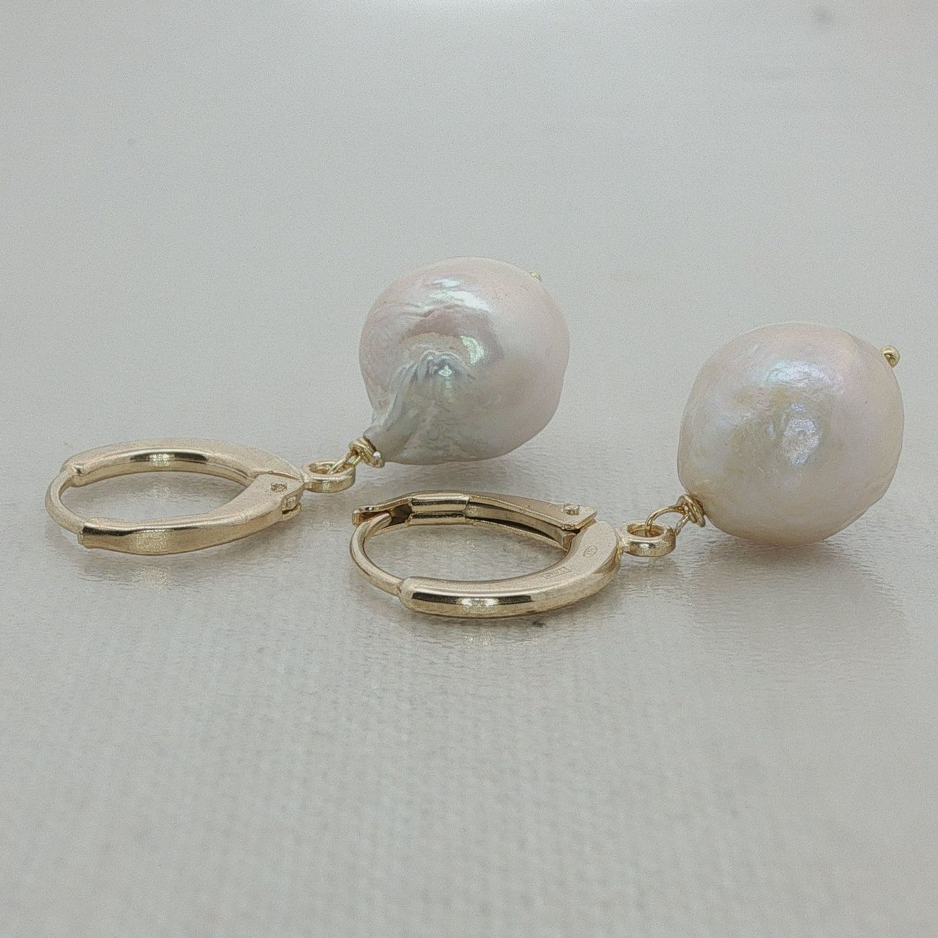 Olga Ribler Boucles d'oreille: Creolen mit Perlen Charms Sterling Silber 925 – Neuf (Voir description) à Luzern par Schmuckoutlet 1