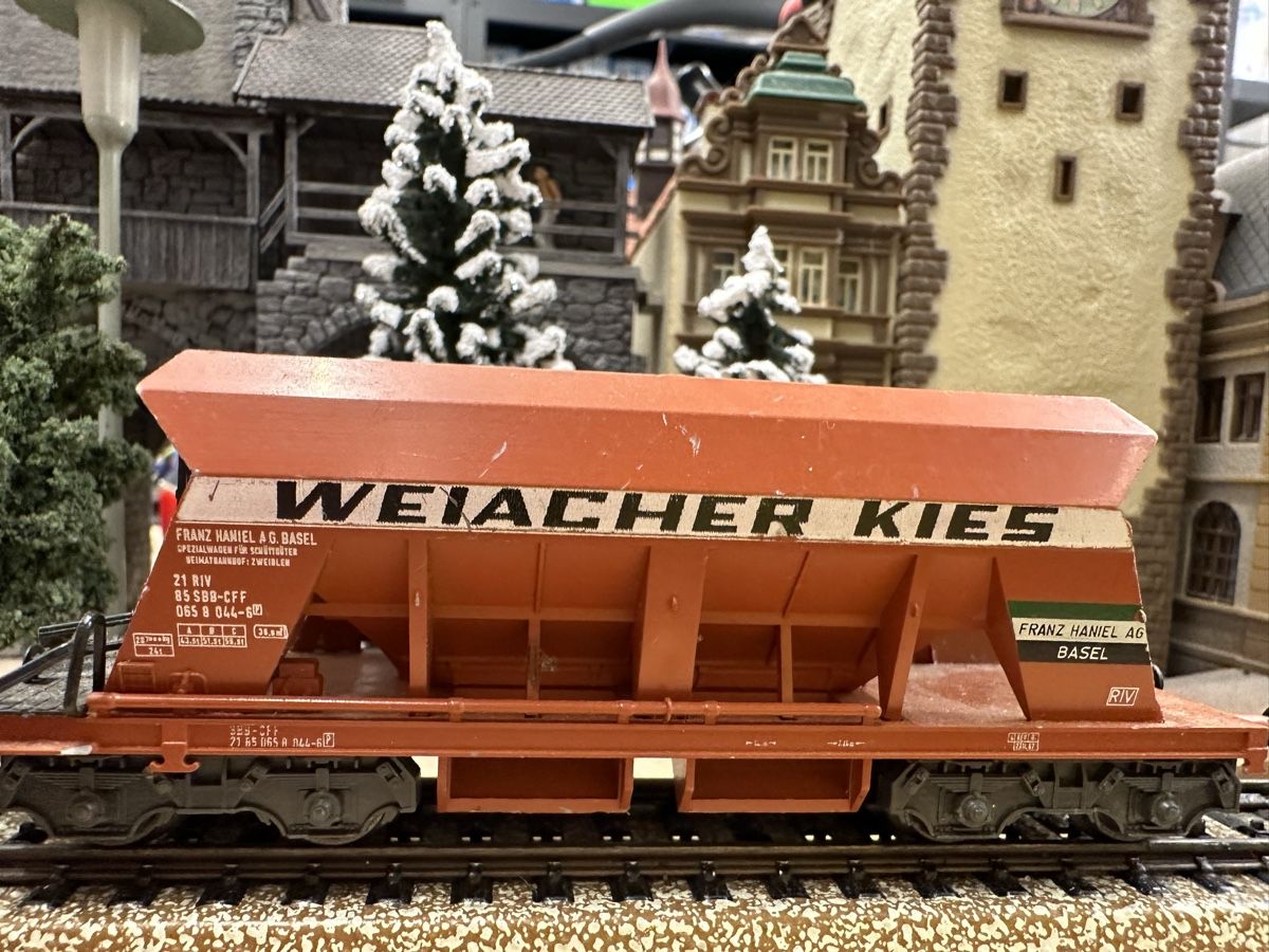 Liliput Modellini di ferrovie: Liliput SBB Weiacher Kies Güterwagen – Usato da Lupsingen venduto da New-Haven 1