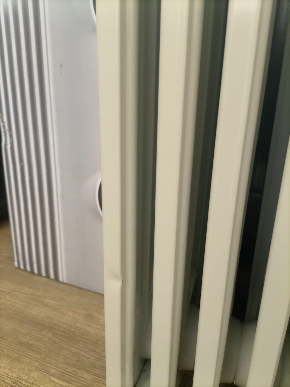 De'Longhi Radiatori: DeLonghi TRRS 0920 - Ölradiator, grau, 2000 W – Nuovo (secondo la descrizione) da Müstair venduto da VenovaAG 2