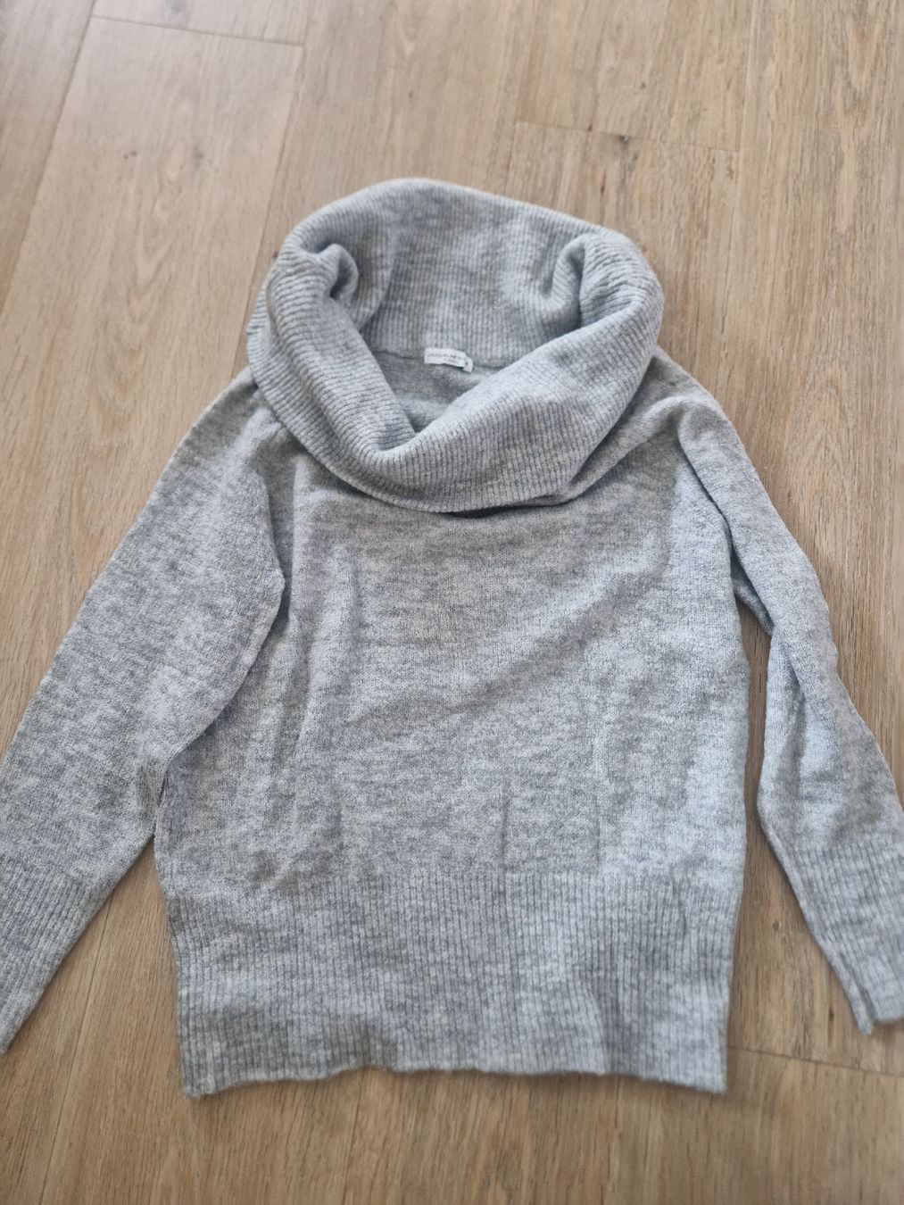 Maglioni & Felpe: Pulli grau – Usato da Benken venduto da Carmen_9