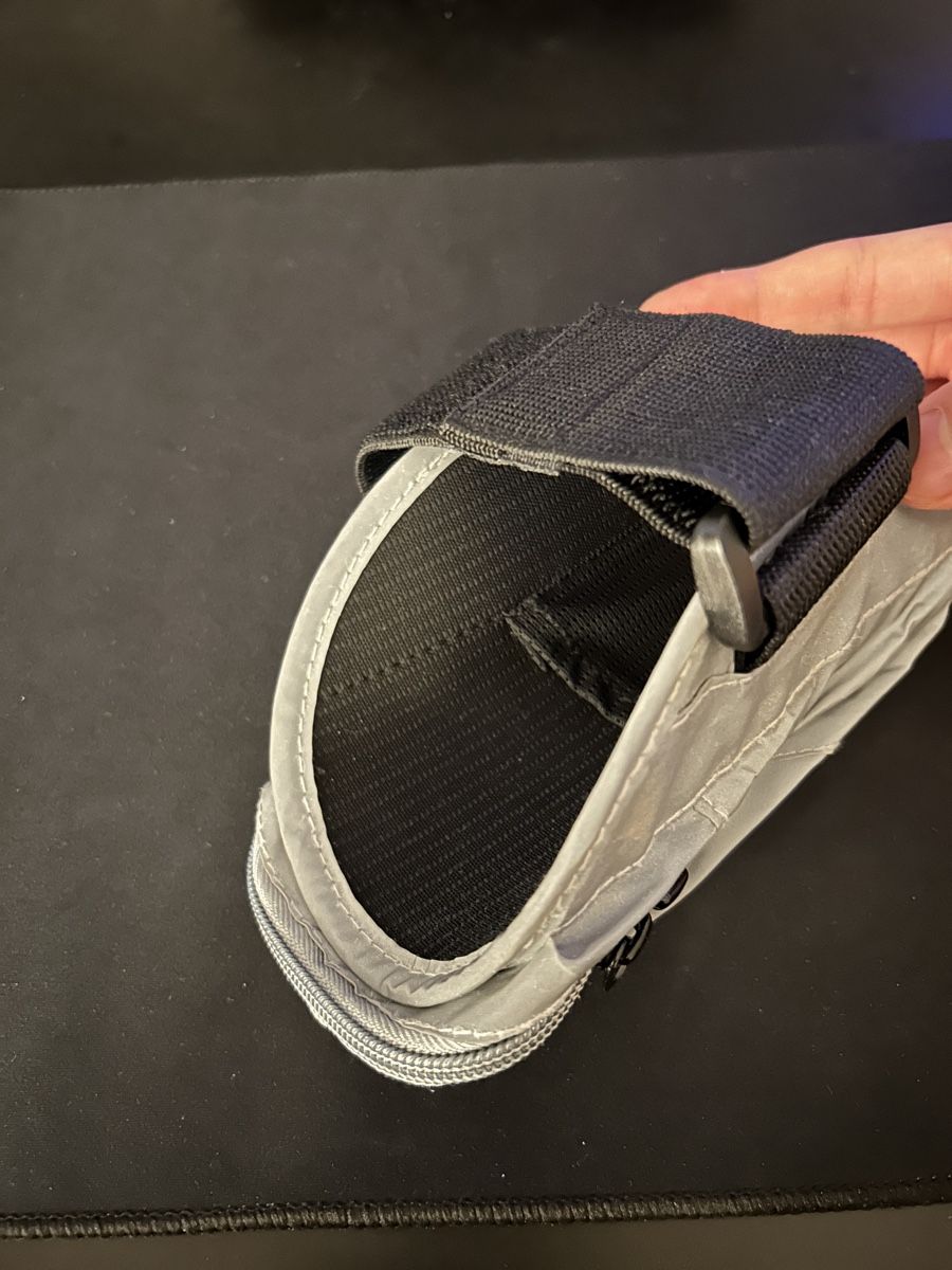 Borse: Running Armbag – Nuovo (secondo la descrizione) da Emmen venduto da shi_l2g8 3