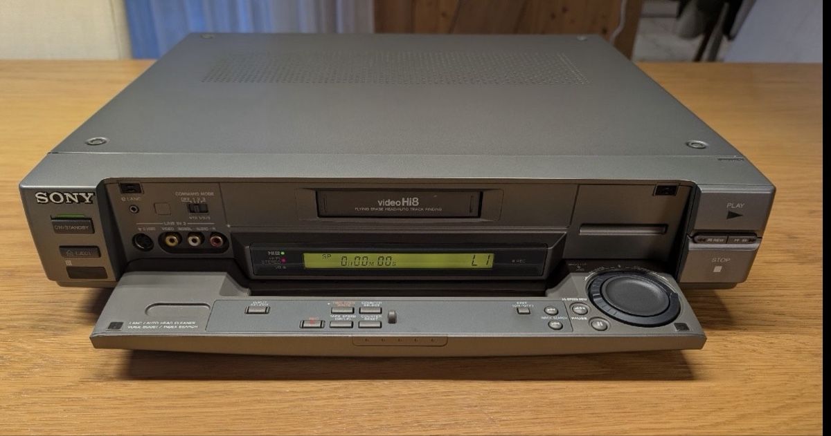Sony Registratori: Sony EV-C2000E | Video 8 / Hi8 Cassette Recorder – Difettoso da Trimbach venduto da SABO-61 2