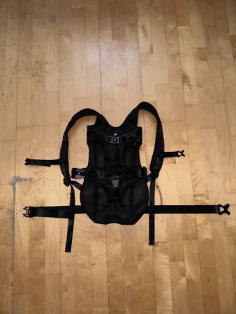 Porte-chien ventral réglable pour petit chien