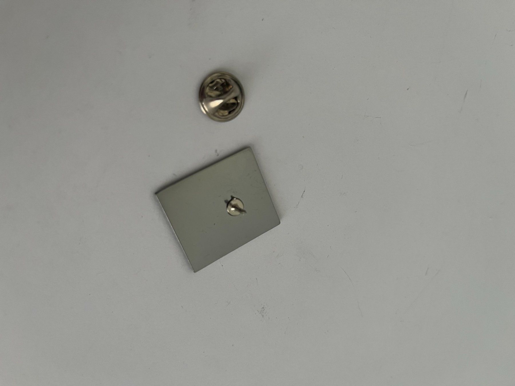 Placchette & Badge: Pin Metabo Boxthon Motiv eckig silberfarben – Usato da Dietikon venduto da sch_w2tw 1