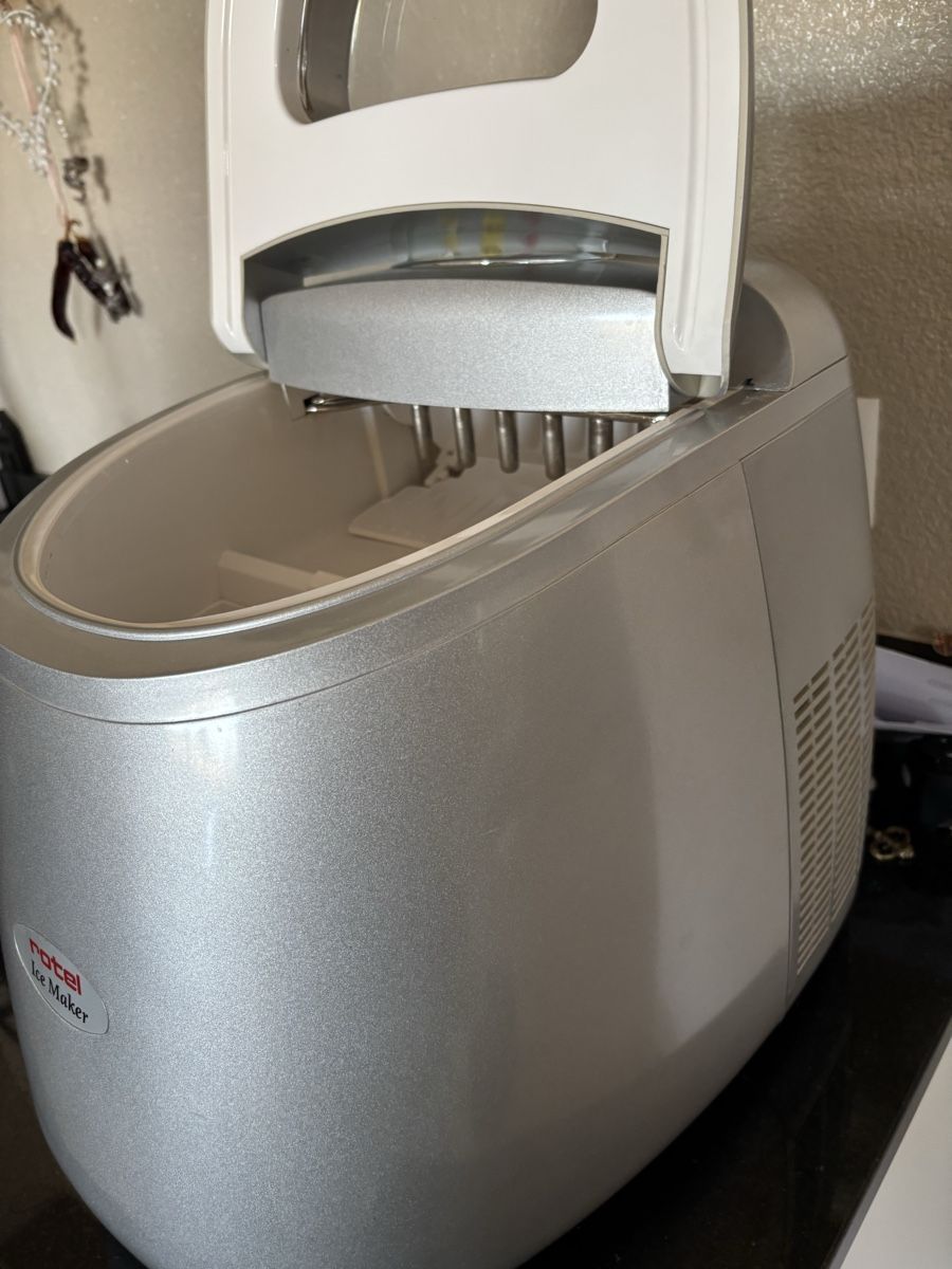Rotel Küchengeräte: Rotel Ice Maker Silber  – Gebraucht aus Oberbuchsiten von alpenruh 2