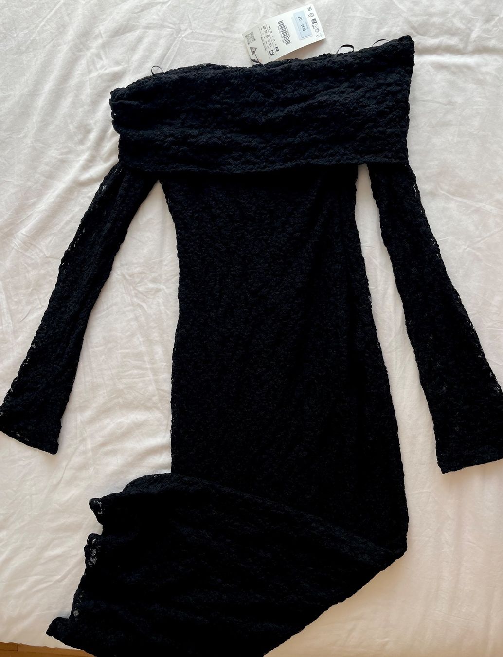 Zara Kleider: ZARA Trägerloses Spitzenkleid – Neu und originalverpackt aus Basel von rey_d2s7 1