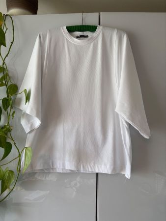 ZARA weisses Shirt mit Statement Ärmeln Gr. M