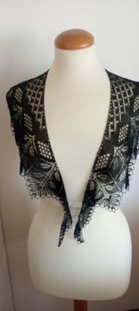 Kunstgestricktes Trachtentuch, Dreiecktuch.