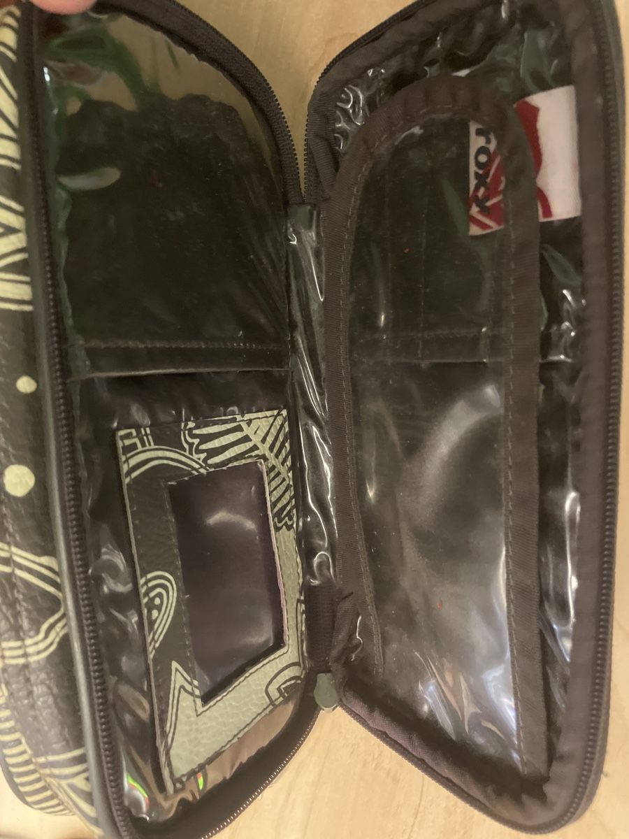 Roxy Astucci : Roxy Schüler Etui neuwertig, klein und handlich – Usato da Obergerlafingen venduto da cabo4 1