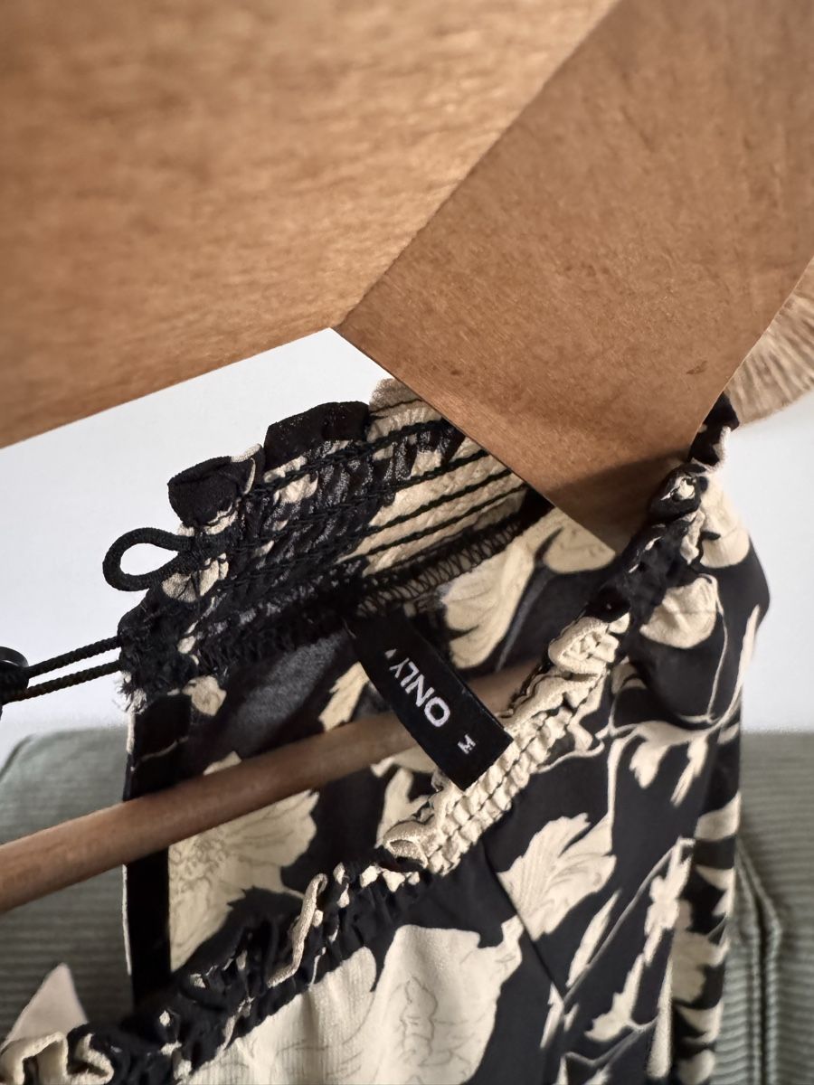 Kleider: Schönes Kleid von ONLY, Grösse M – Neu (gemäss Beschreibung) aus Sursee von ste_zr96 2
