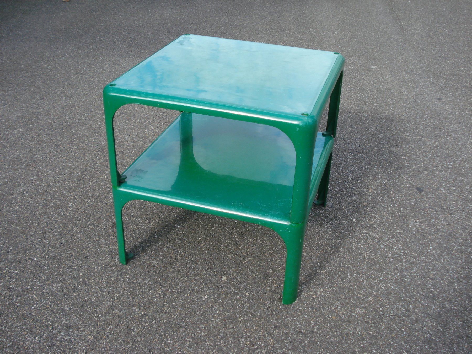 Tavoli: Design Vico Magistretti 1920-2006 – Usato da Basel venduto da art.basel