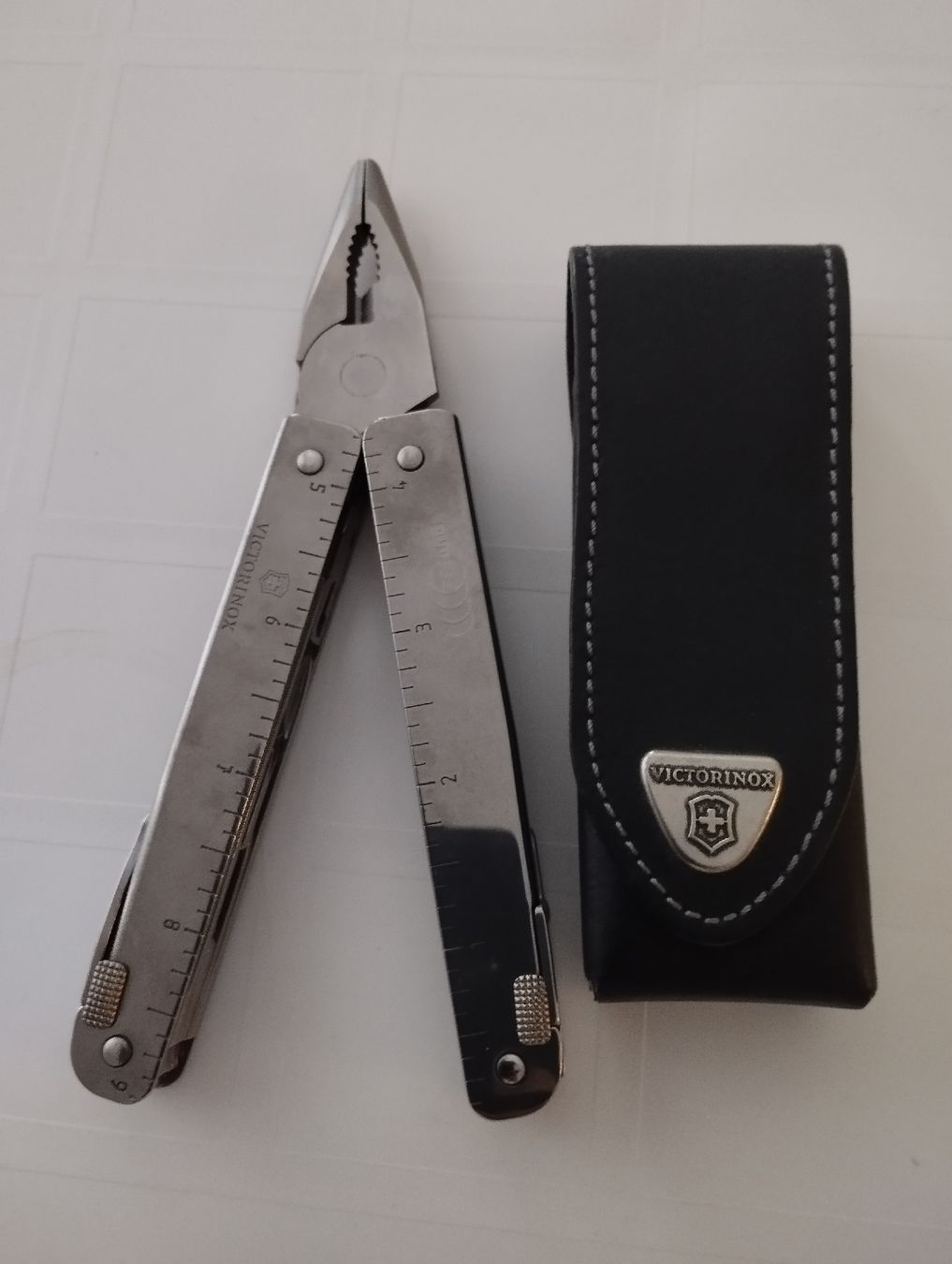 Victorinox Coltelli tascabile: Victorinox Multitool mit Etui - Top Zustand! – Nuovo (secondo la descrizione) da Ostermundigen venduto da Dinge1