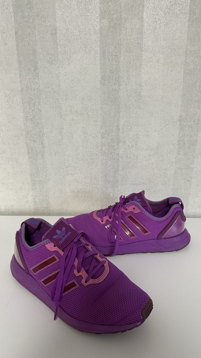 Sticker: Sneakers Adidas – Usato da Viganello venduto da macrilove