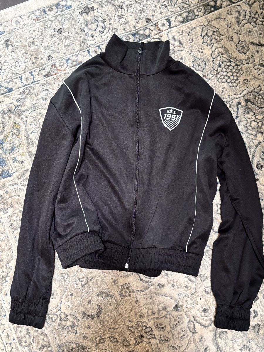 Pull&Bear Jacken: Pull&Bear Track Jacket Black Size M 1991 Logo – Gebraucht aus La Chaux-de-Fonds von joa_jk5g