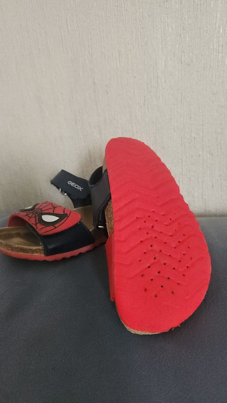 Geox Chaussures garçon: Sandale Geox Spiderman Kinder Grösse 26 – D'occasion à Rüti ZH par Supy 1