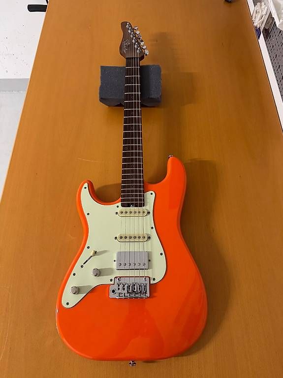 Strumenti musicali: Schecter Nick Johnston Traditional HSS Lefthand – Usato da Henggart venduto da M.Hottiger
