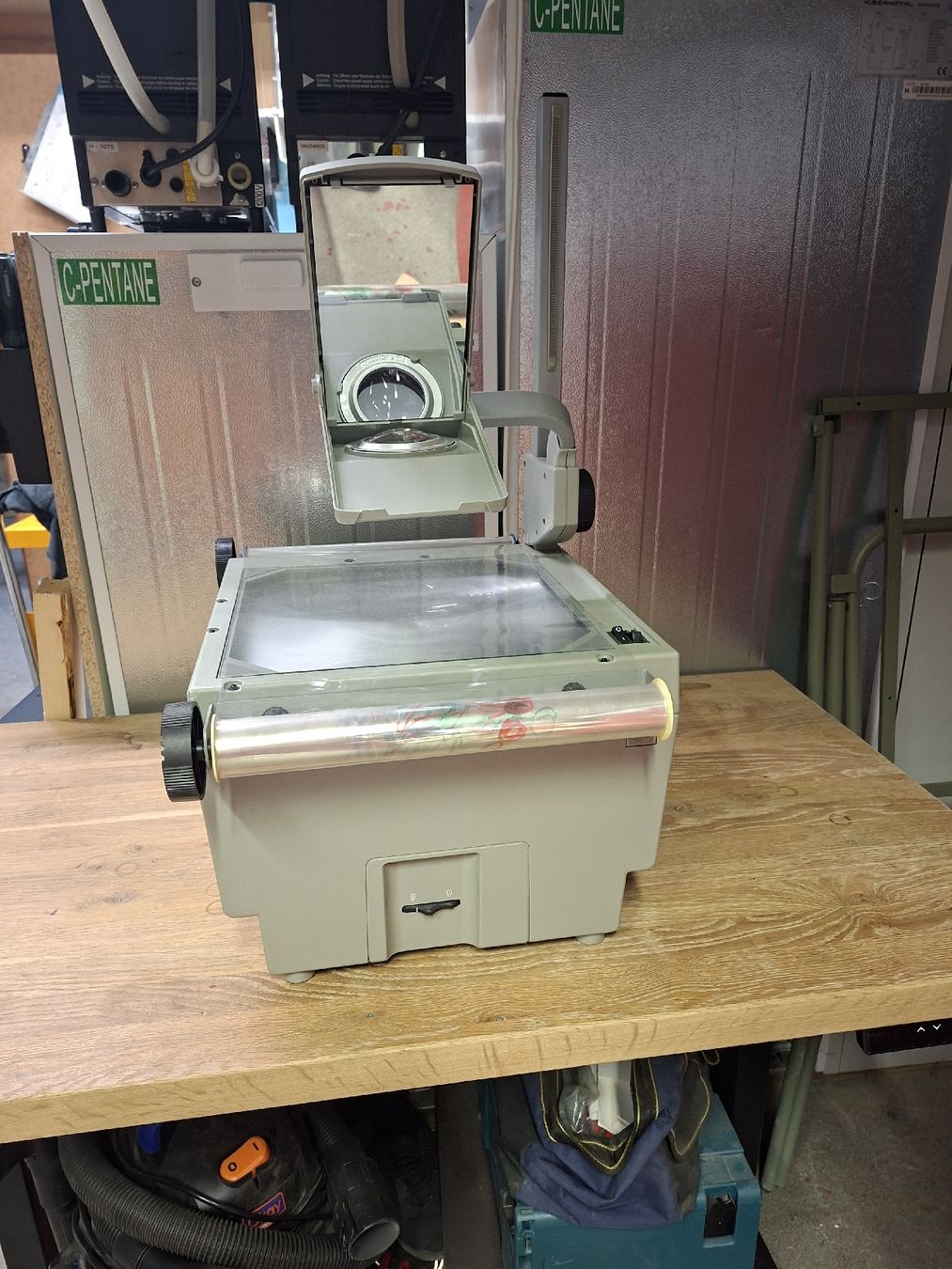 Proiettori: Overhead projector projector – Usato da Bäch SZ venduto da nadinek85 2