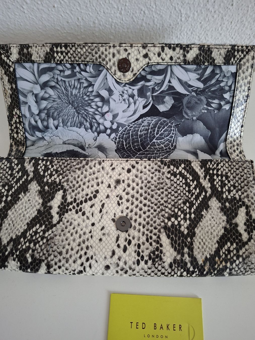 Ted Baker Taschen für Damen: Super Ted Baker Clutch – Neu (gemäss Beschreibung) aus Adliswil von ani_l7ql 2