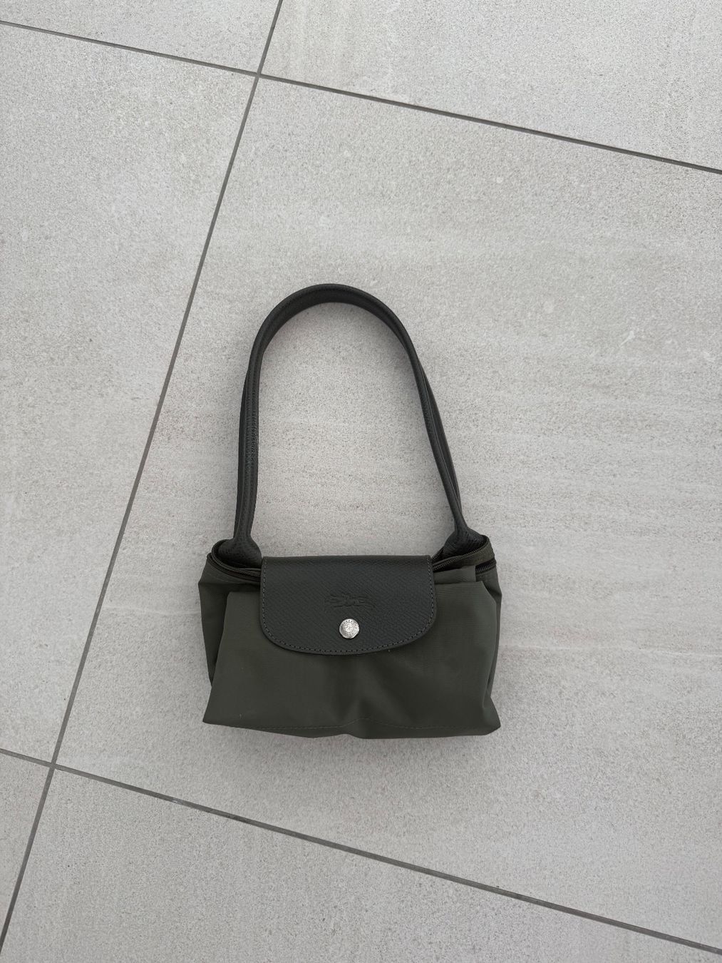 Longchamp Taschen für Damen: Longchamp Medium Le Pliage – Gebraucht aus Männedorf von fge_tt7h 1