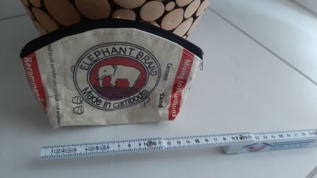 K.. R) Upcycling Bag Nessesaire Elefant Portemonnaie
