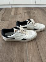 Saye Brand Sneakers