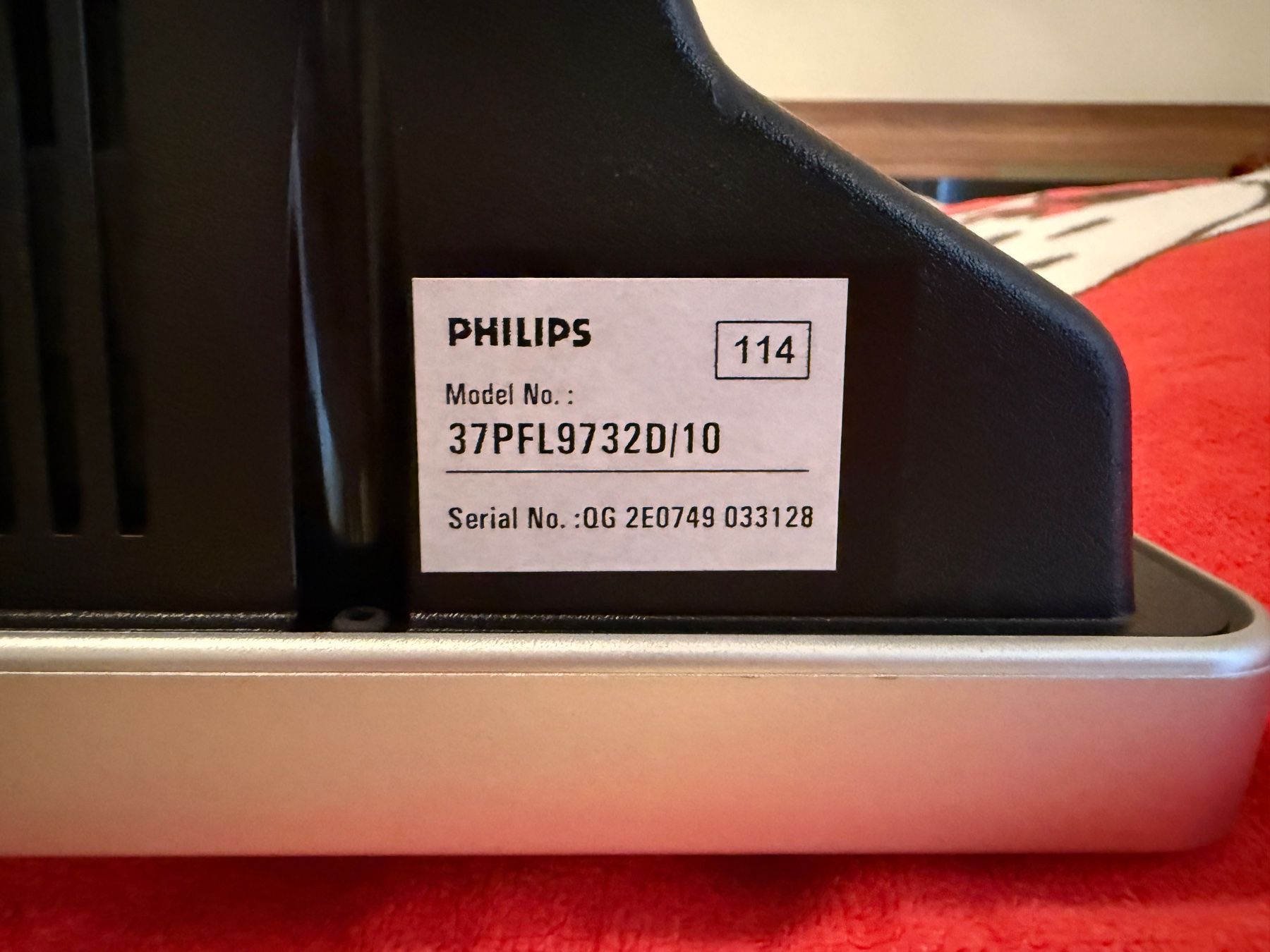Philips Televisori: Philips TV 37" LCD-Fernseher mit Ambilight – Usato da Wetzikon ZH venduto da DJ-Pipo-Music 2