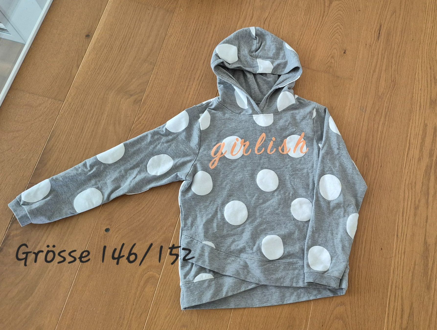 Ensembles coordonnés: Kleider Mädchen Grösse 140 bis 152 – D'occasion à Büttenhardt par Nic_ole