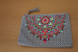 Star Mela Clutch
