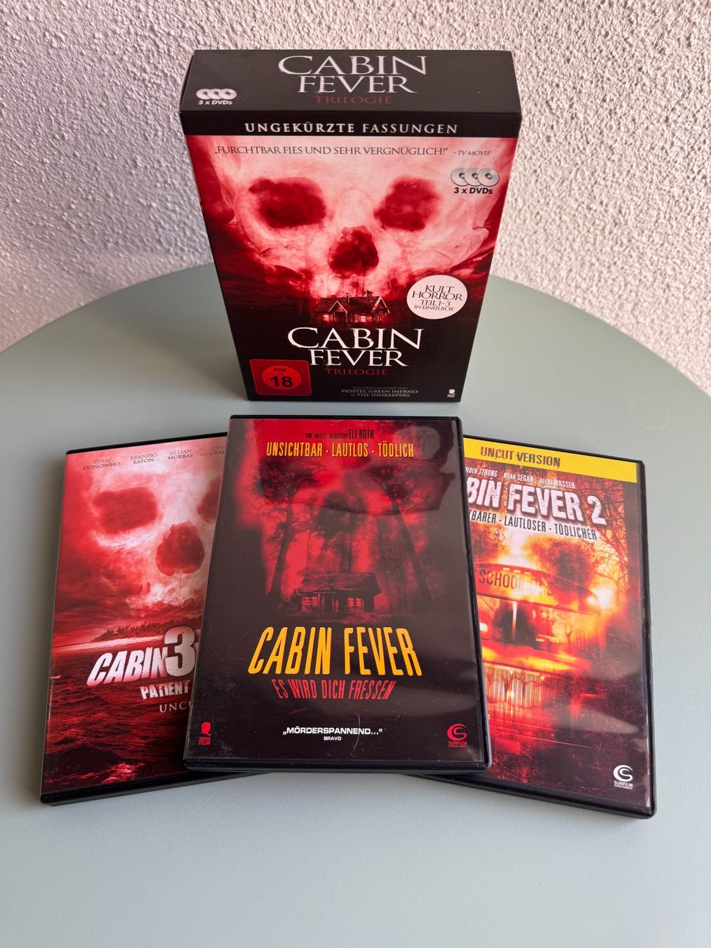 Tutti i DVDs: Cabin Fever 3 DVDs – Usato da Kägiswil venduto da Jindujune