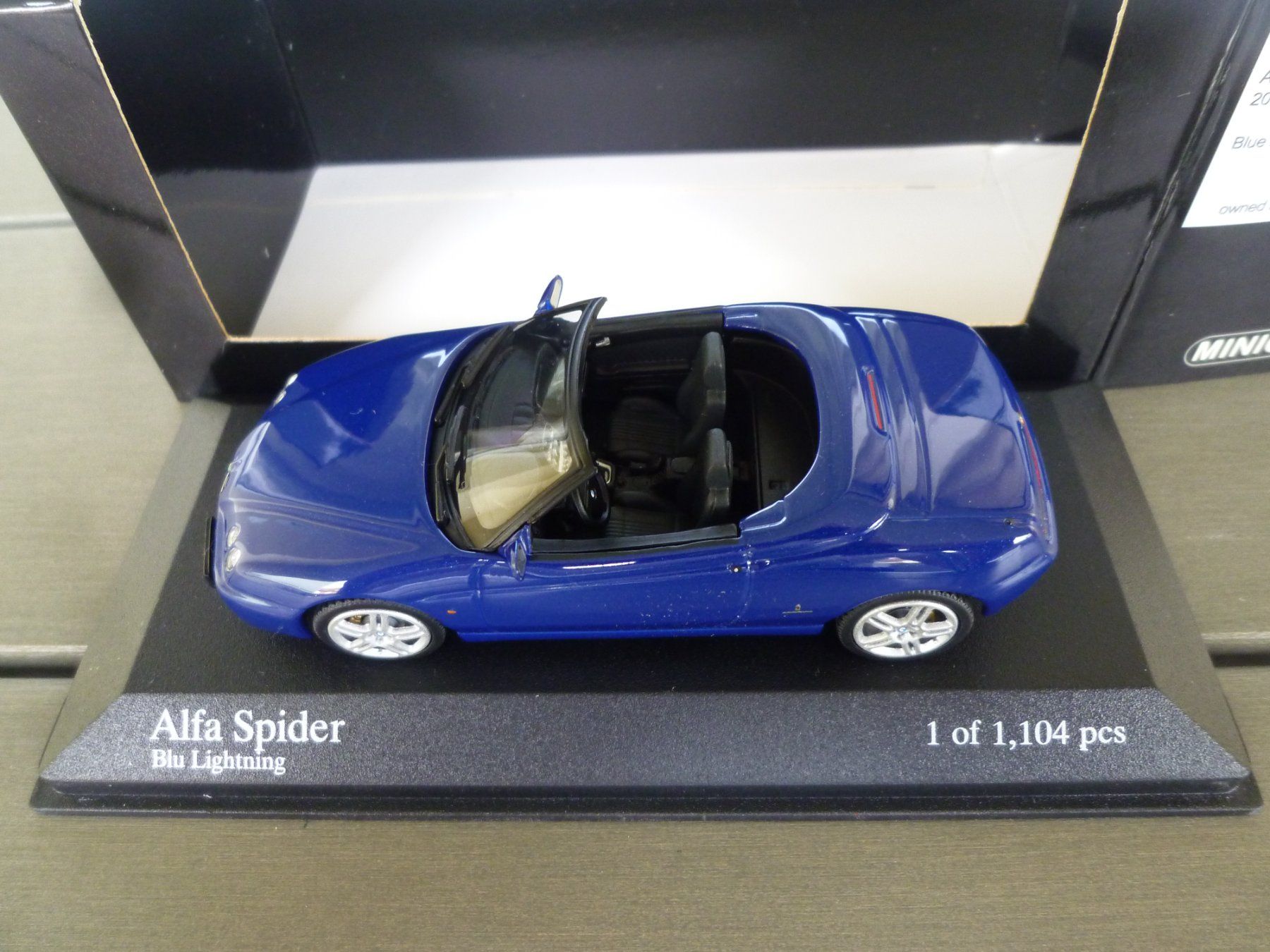 Alfa Romeo Modellini d'auto: Alfa Romeo Spider (2003) – Nuovo e nell'imballaggio originale da Flawil venduto da Imperiosud 5