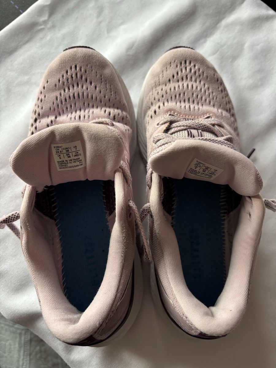 Asics Damenschuhe: Asics GelKamano 28 – Gebraucht aus Kesswil von Branca-01 2