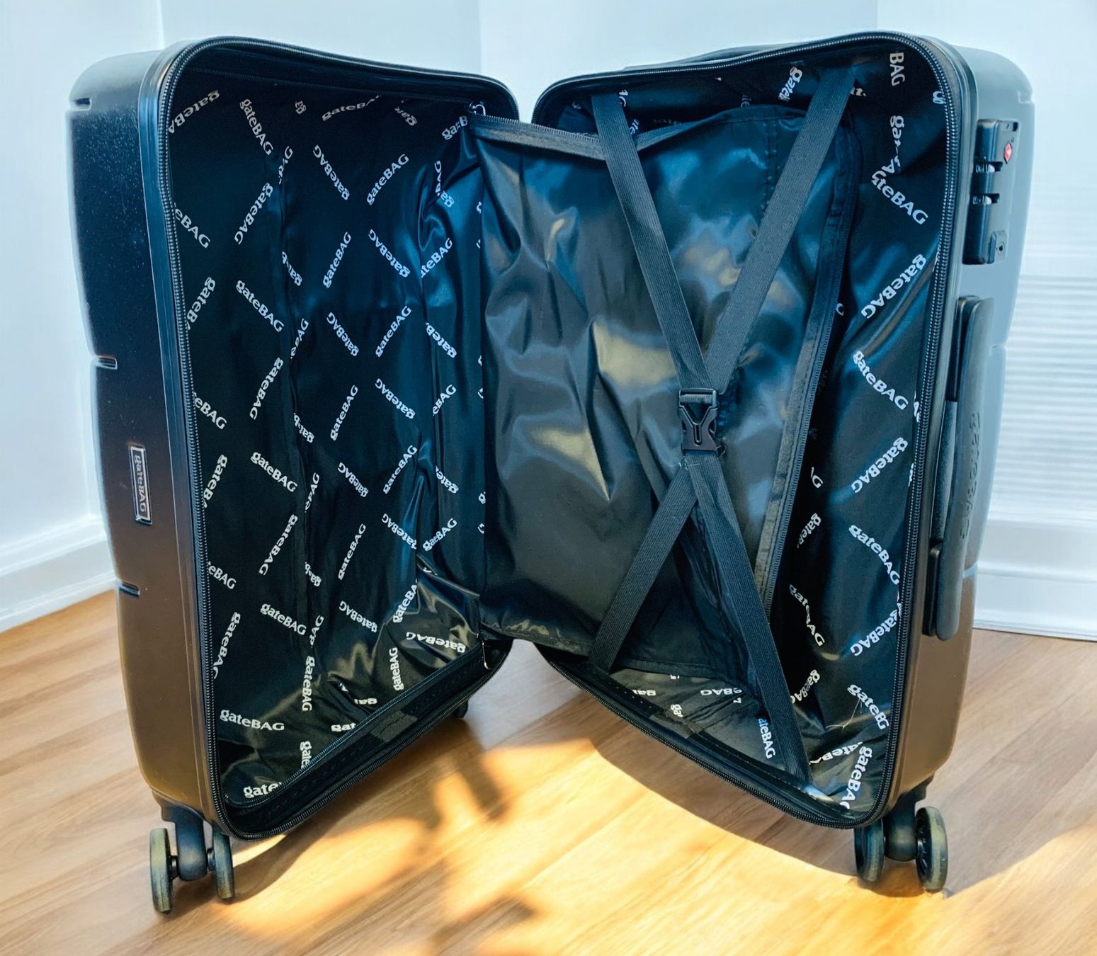 Valigie: Handgepäck Polycarbonat 55CM Gr. M gateBAG SCHWARZ NEU – Nuovo e nell'imballaggio originale da Bergdietikon venduto da shopAgent 6