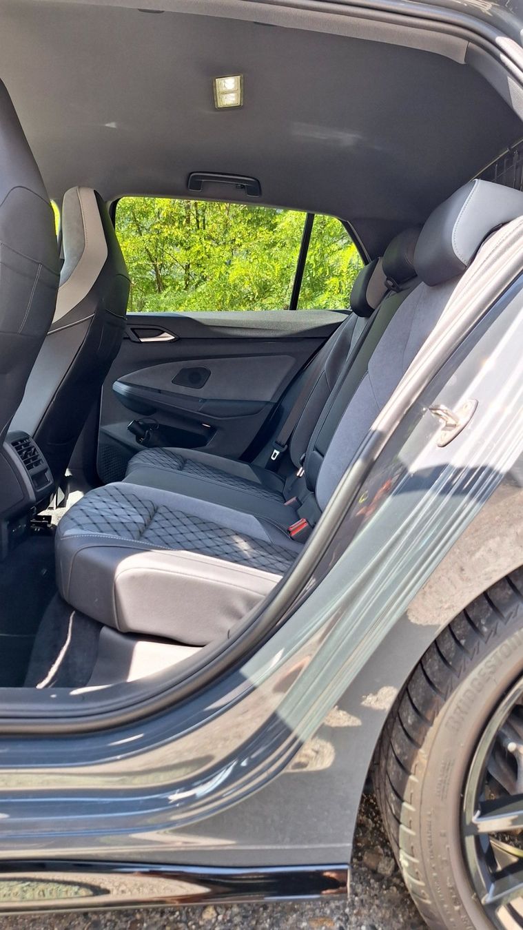 VW Automobili: VW Golf 1.5etsi GPF mHEV R-Line DSG – Usato da Lumino venduto da Baz79 5