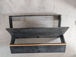 Sehr praktisches Gestell für Keyboard und Synthesizer