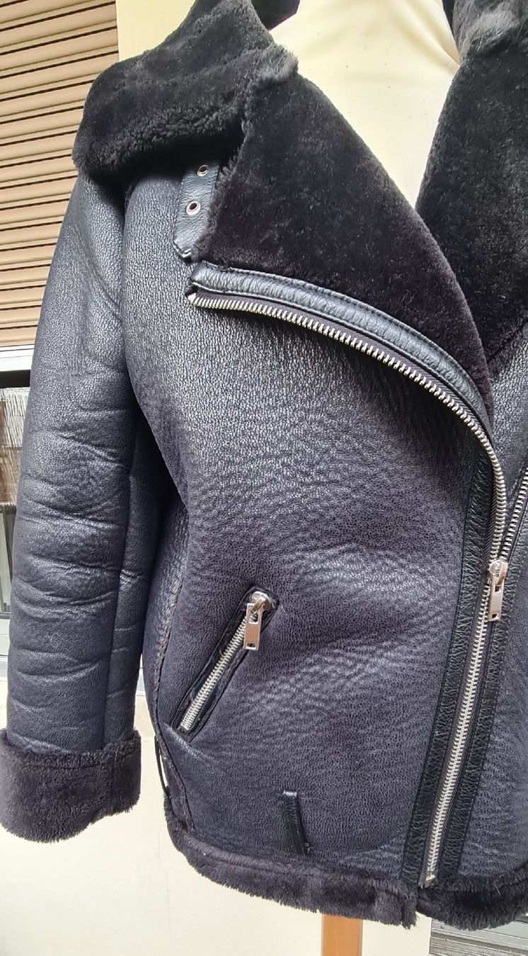 Zara Cappotti: blouson oversize taille XS noir – Usato da Genève venduto da Saleena 8