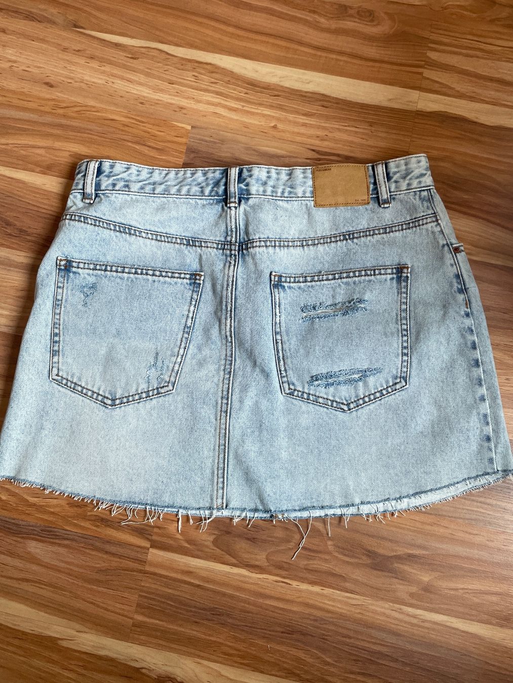Vestiti & Gonne: Jeans Jupe von Pull&Bear Grösse 30 – Usato da Neuenkirch venduto da balani 1
