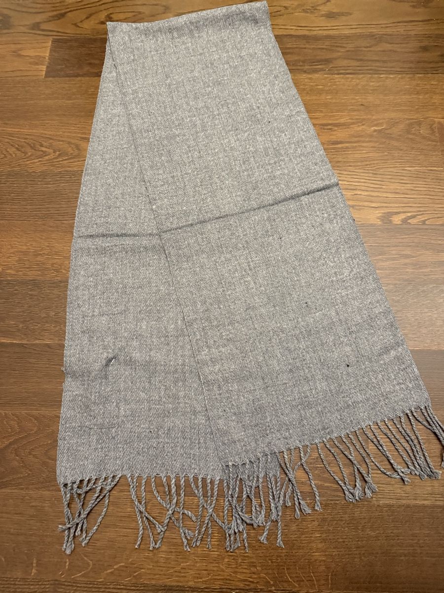 Foulards & écharpes: Winter Schale mit Fransen – Neuf avec emballage d'origine à Zürich par Fabrizio1978