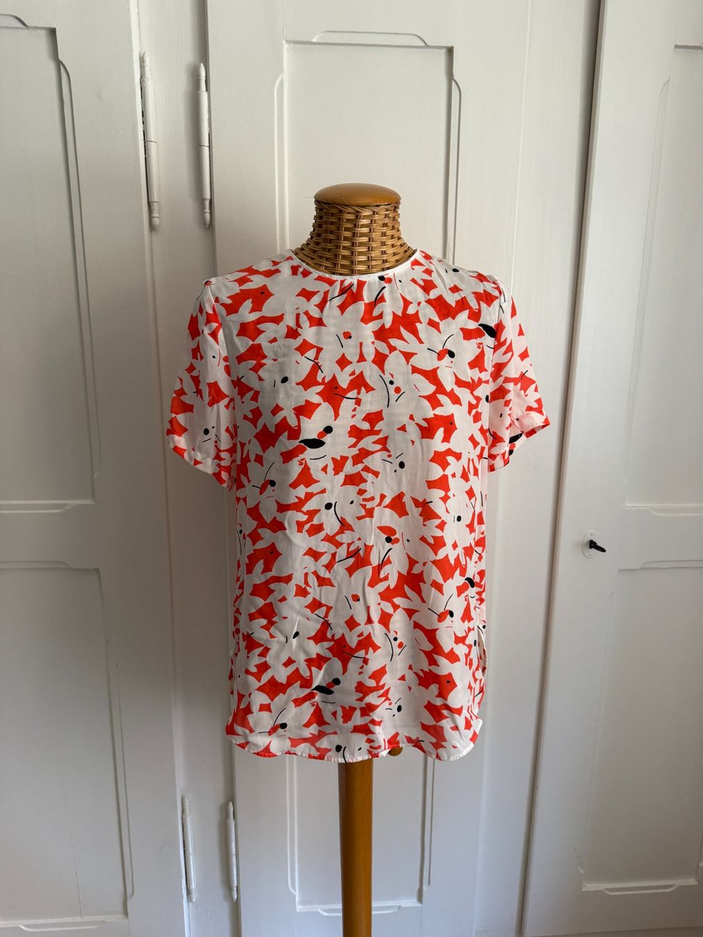 H&M Blusen: Blusenshirt orange-weiss gemustert 38 – Gebraucht aus Zürich von Diazaio