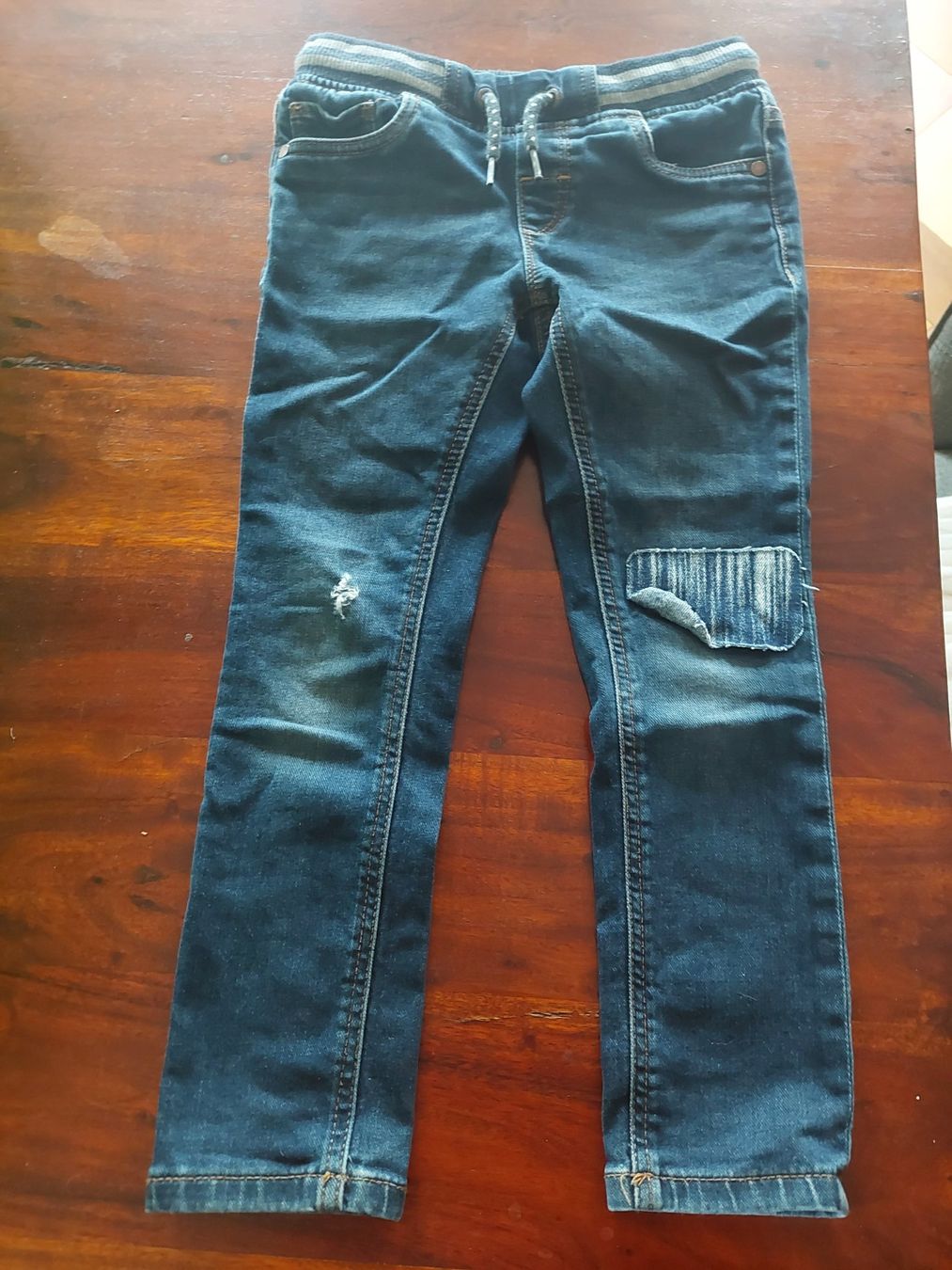C&A Pantaloni: C&A Jeans Dunkelblau Grösse 116 – Usato da Beckenried venduto da Havacola