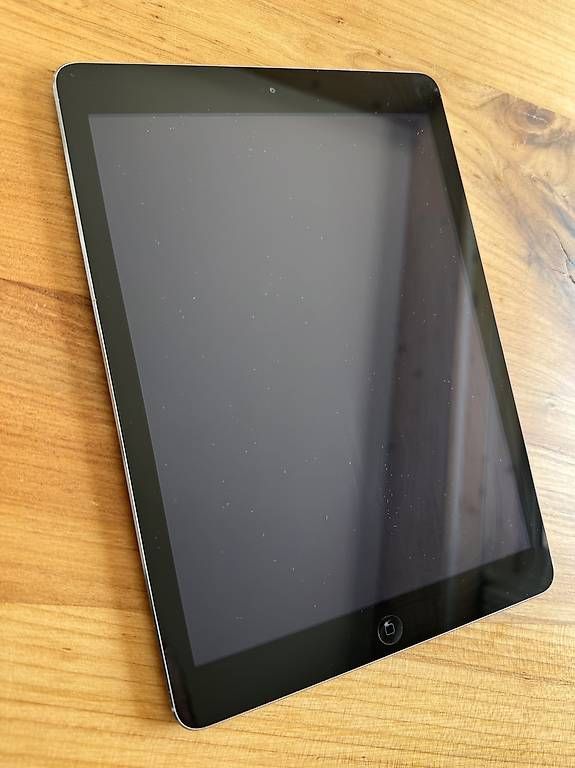 Apple Tablettes PC: iPad Air 16 GB (1. Generation) – D'occasion à Hüttwilen par Marco182