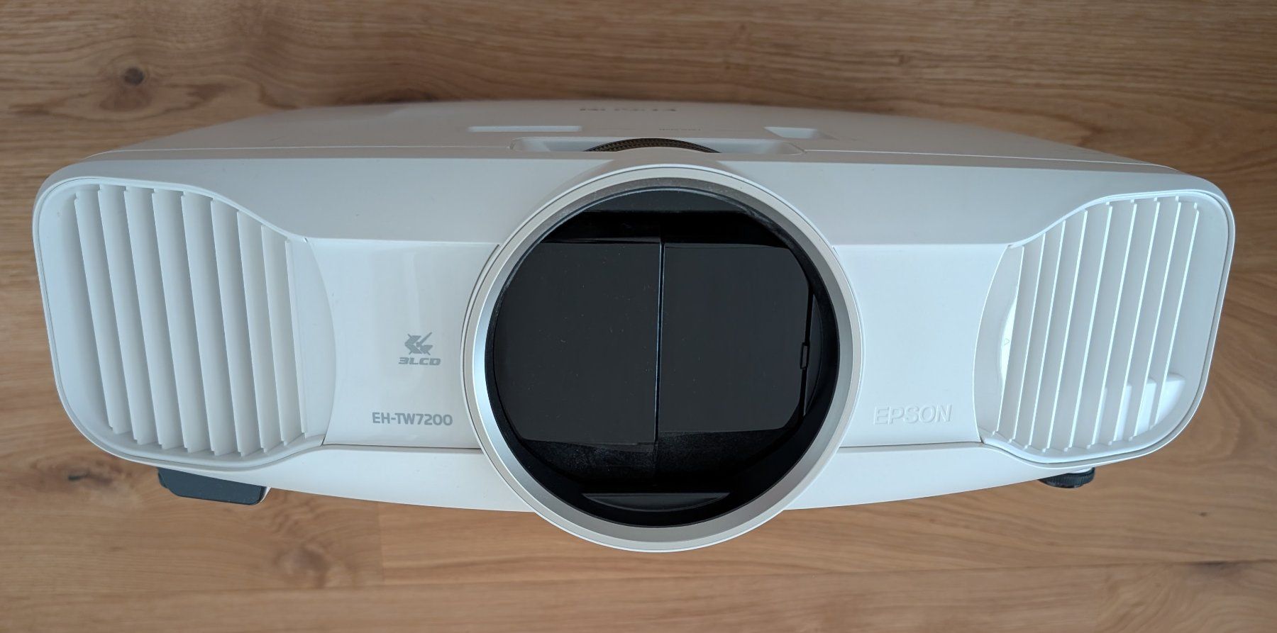 Epson Proiettori: EPSON EH-TW7200 Full-HD 3LCD Beamer mit Lens Shift – Usato da Adliswil venduto da _simonb_ 3
