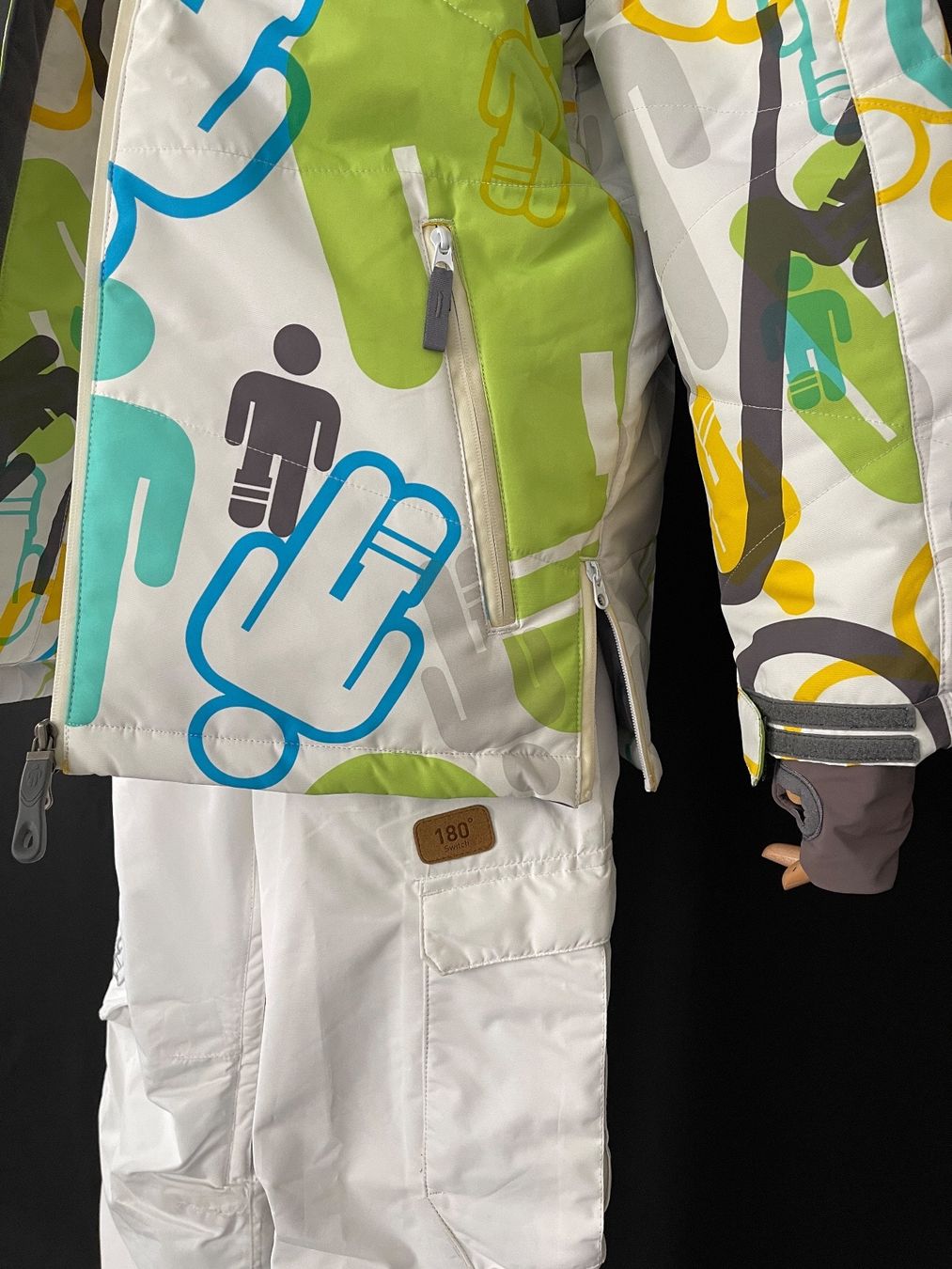 Costumi: ROMP Snowboard Wear – Usato da Emmen venduto da Avviivva_Com2023 5