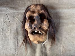 sehr schöne alte Walliser / Lötschentaler Holzmaske