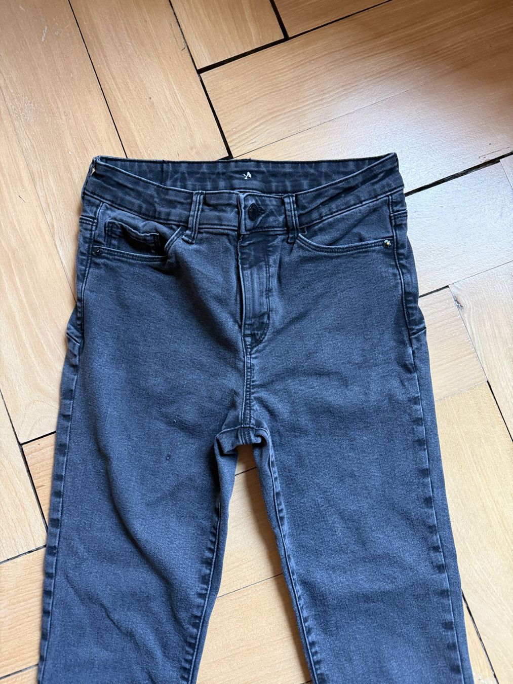 C&A Jeans: Skinny Jeans dunkelgrau 40 – Usato da Zürich venduto da Diazaio 1