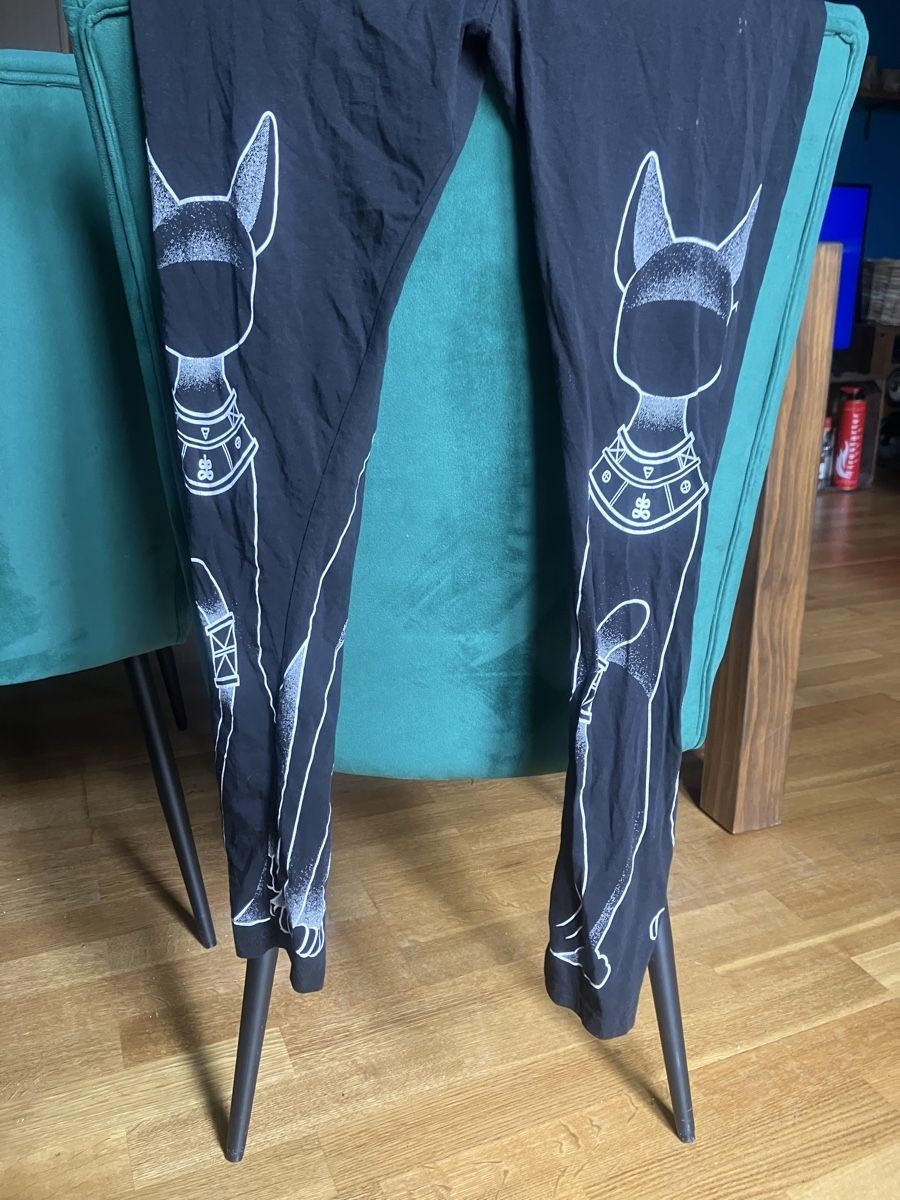 Killstar Leggings: Killstar Legging Chat Noir Occulte Taille S – Usato da St-Aubin-Sauges venduto da Sonia-Ka 3