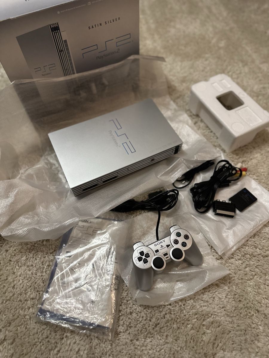 Sony Console: PS2 Silver OVP + 1 game  – Usato da La Tour-de-Trême venduto da Amarokc_Game 4