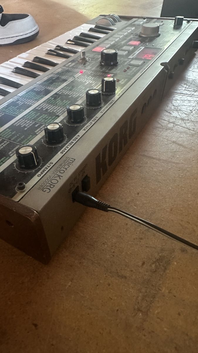 Korg Musikinstrumente: Korg microKORG Synthesizer / Vocoder – Gebraucht aus Niederlenz von CHAUsHypeWorld 2